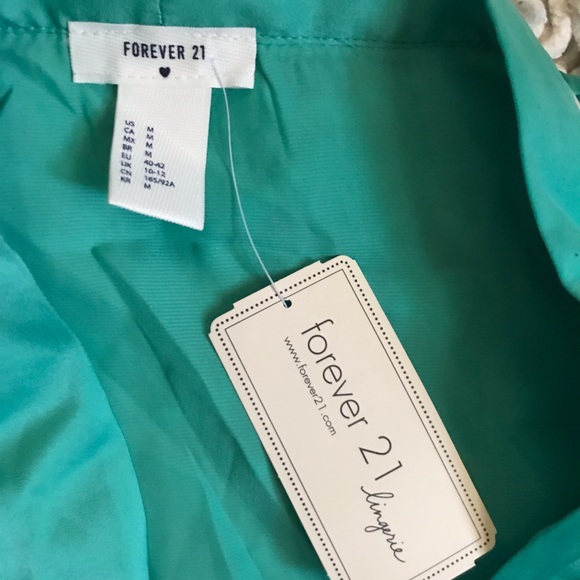 NWT Forever 21 Satin Short Robe - Picture 4 of 6